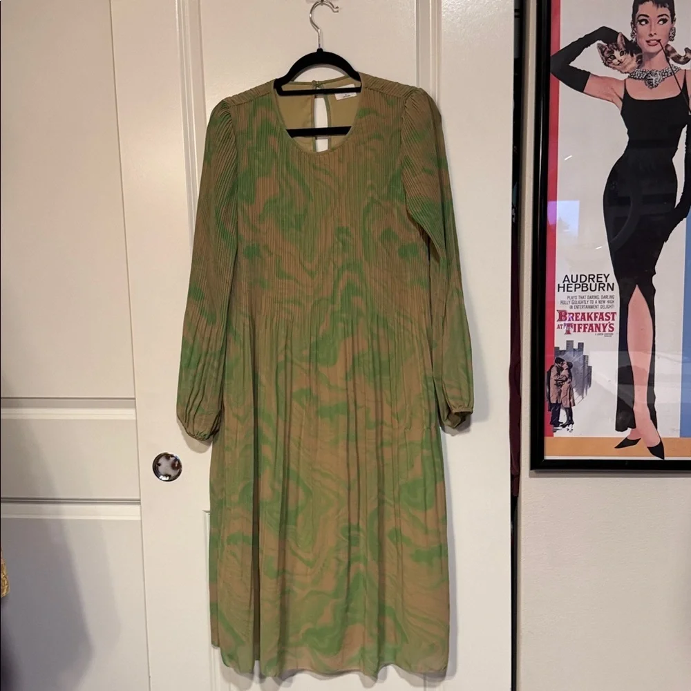 Wilfred daydreamer midi dress in green tan color print, Aritizia, size M - Picture 4 of 13
